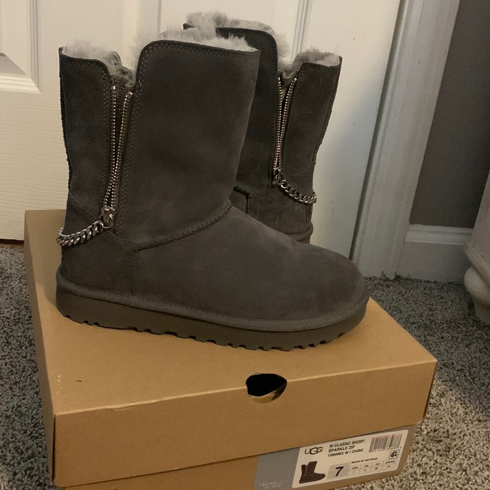 UGG Classic Short Sparkle Zip W / CHRC
